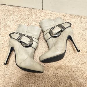 Paprika Women's Heeled Boots Sz 6